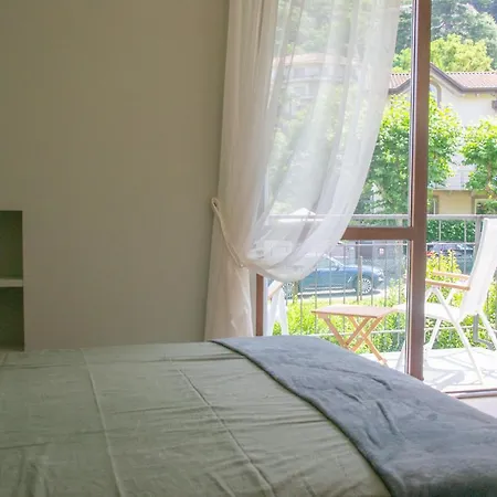Casa Hemingway - Welchome Apartman Stresa